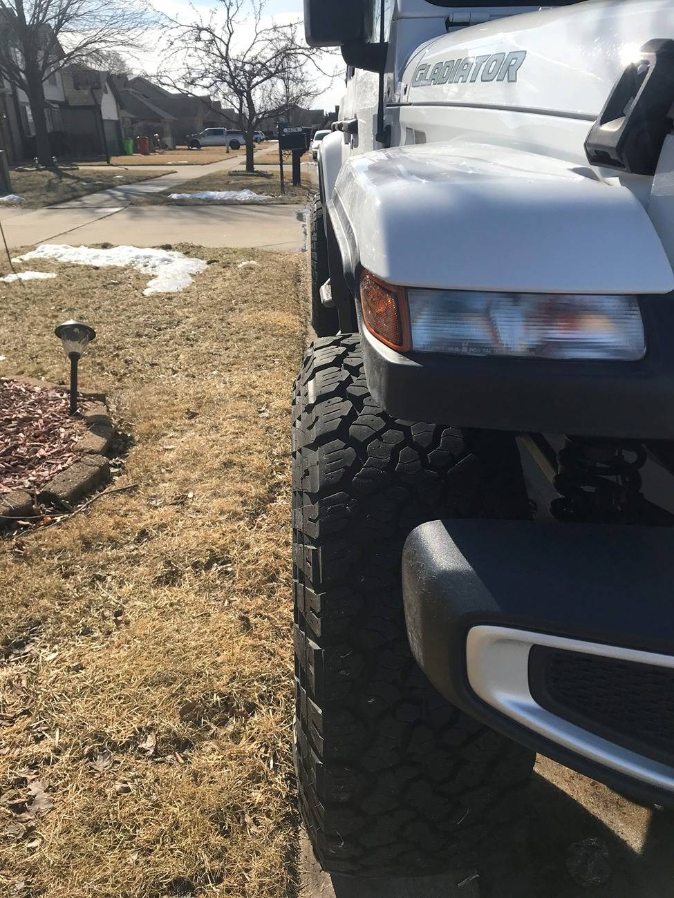 Jeep Gladiator Tire poke and clearance wheel poke front 2