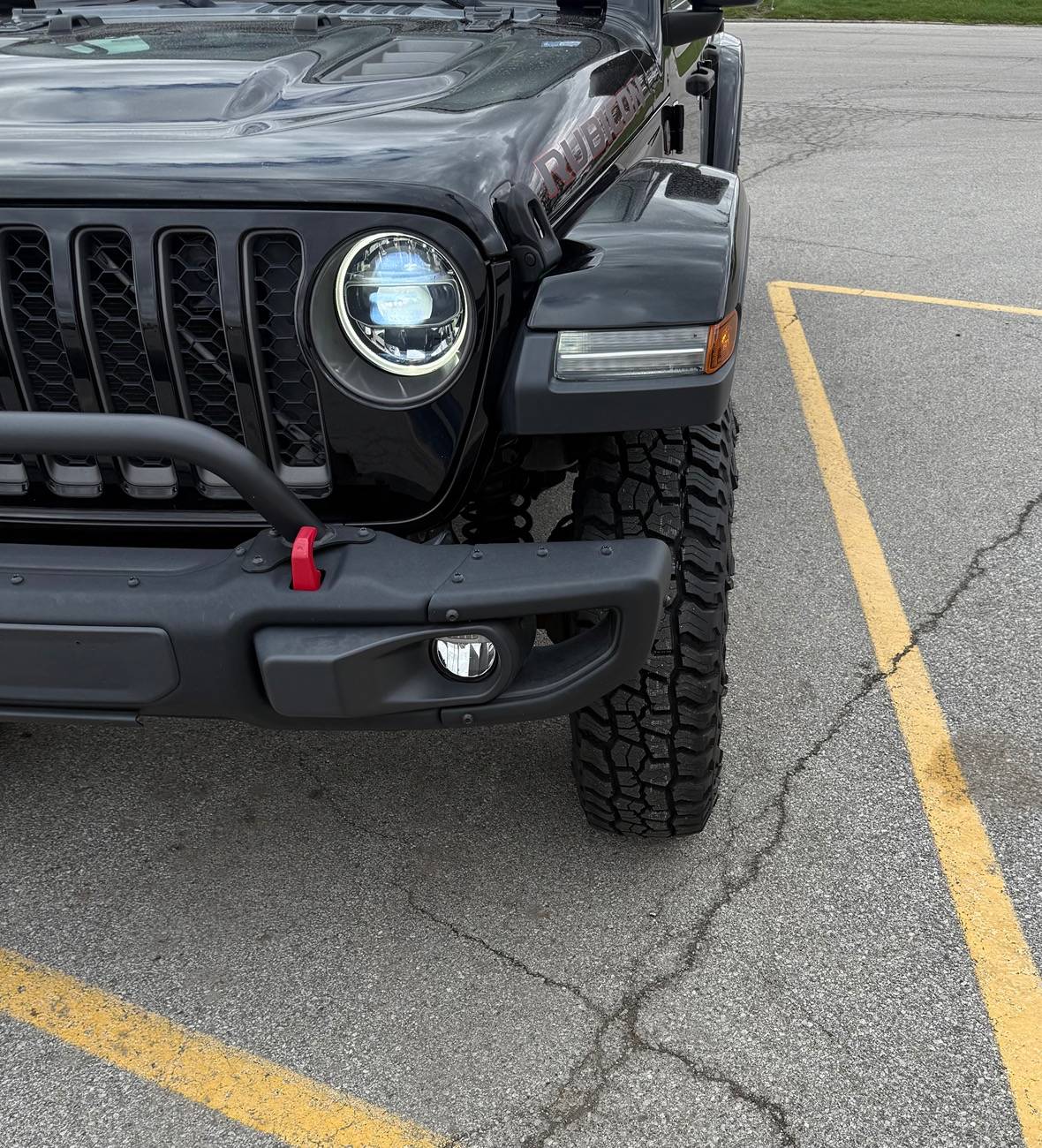 Jeep Gladiator Mickey Thompson Baja Boss AT 255/85/17 (35" Pizza Cutters). IMG_1566