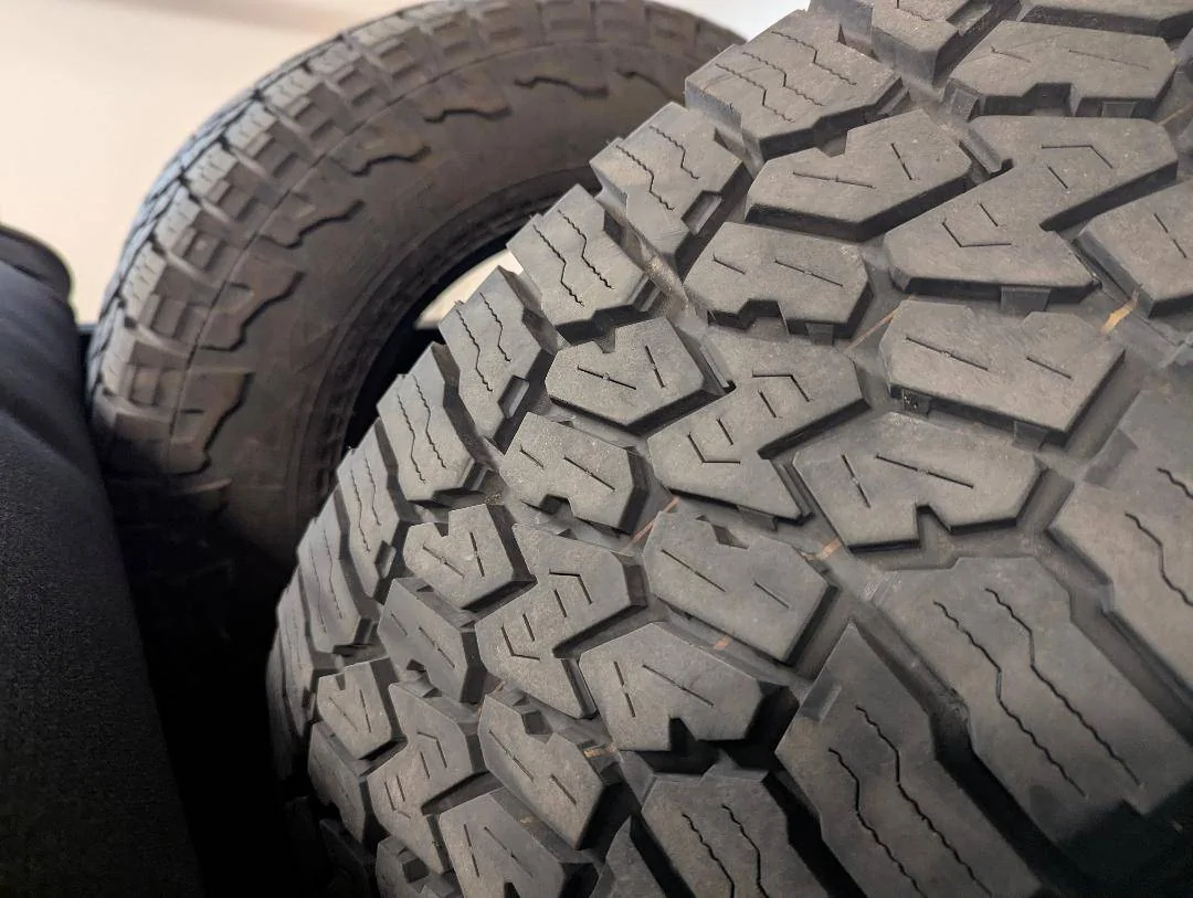 Jeep Gladiator Falken Wildpeak AT3W LT285/70R17 (Set of 4) 3 Peak Mtn Rated LIke New $500 Tread3