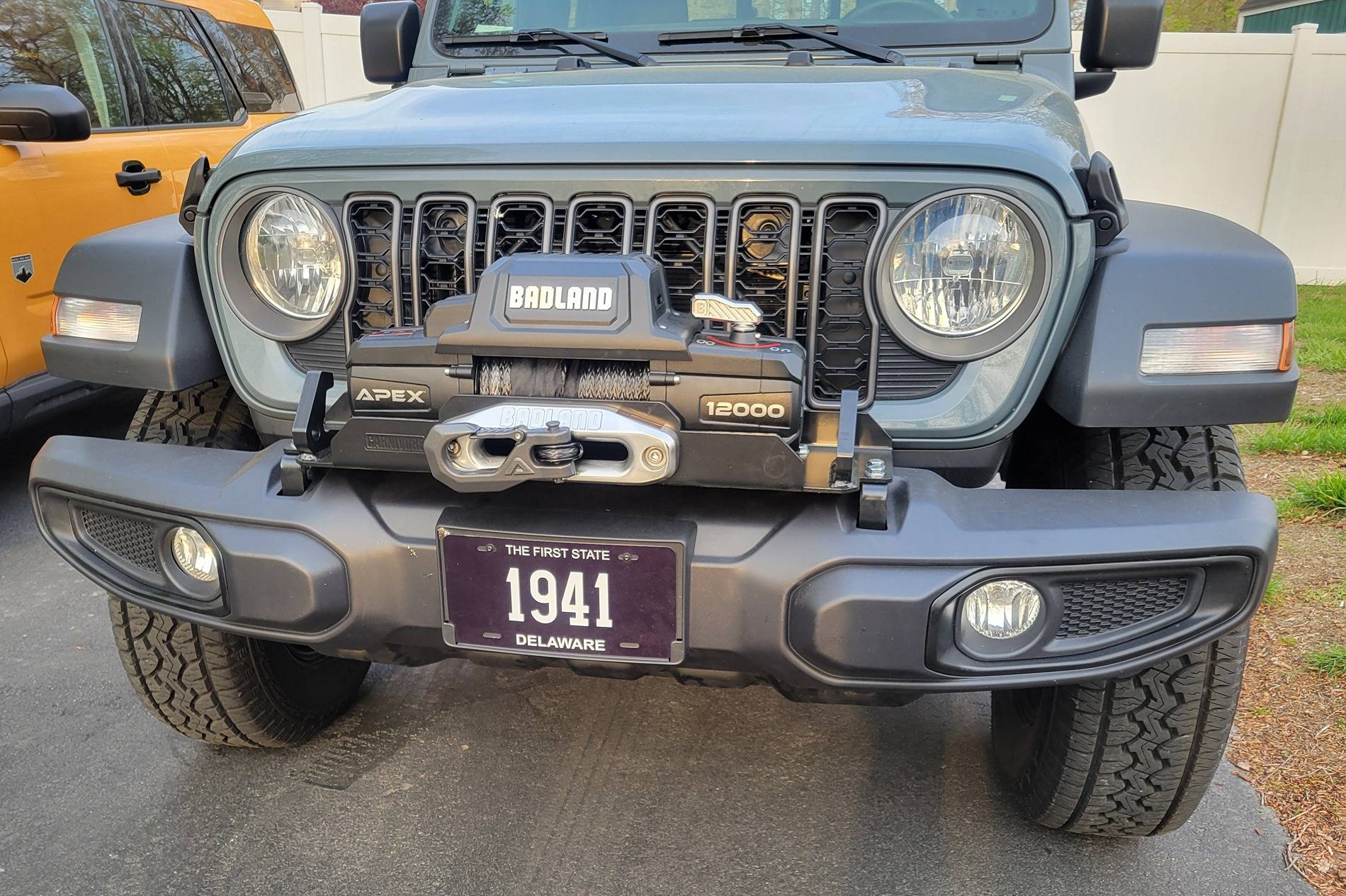 Jeep Gladiator 2025 Base Sport Anvil 20250418_185216