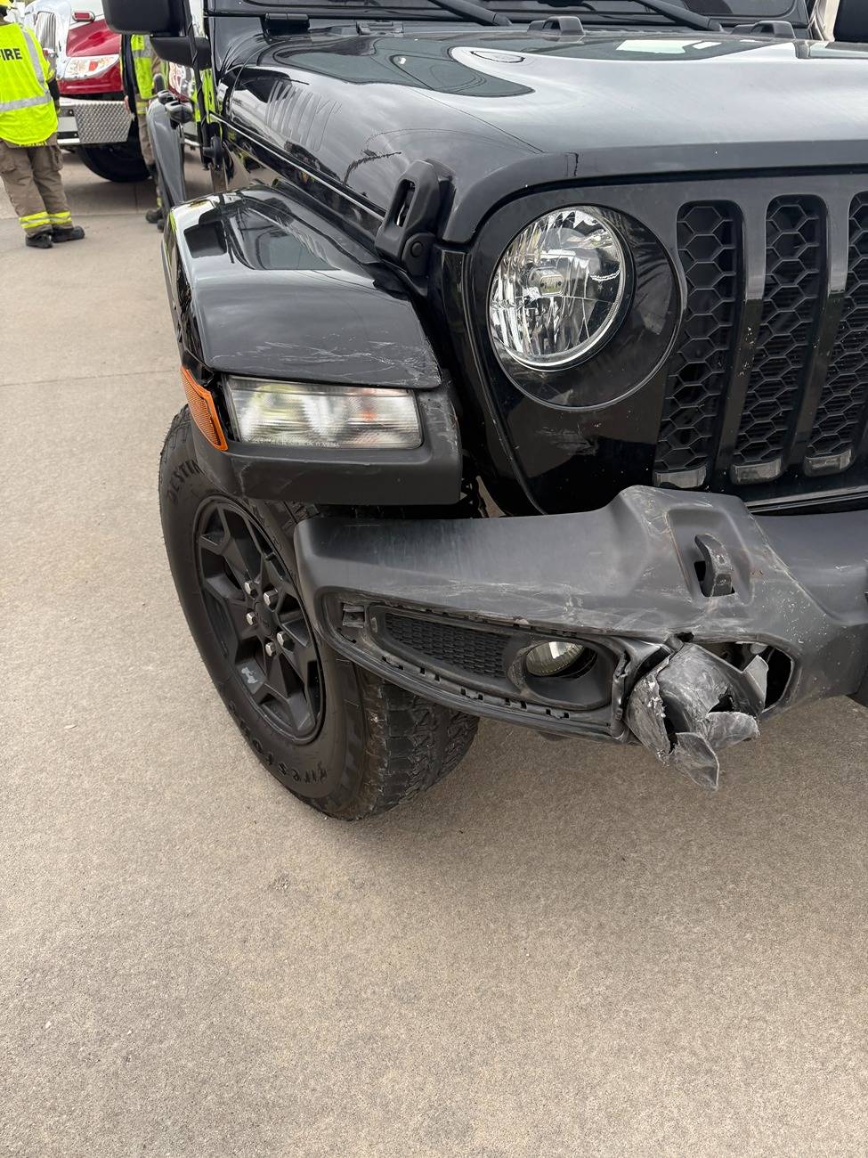 Jeep Gladiator Procrastination Pays Sometimes - Fender Bender IMG_8590.JPG