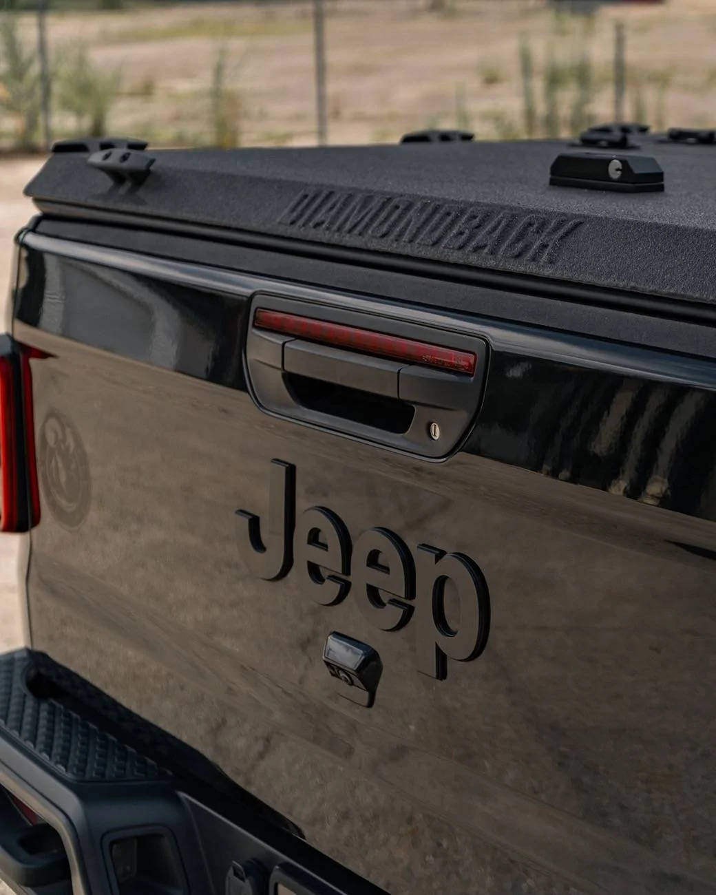 Jeep Gladiator Tonneau Cover DSC01020