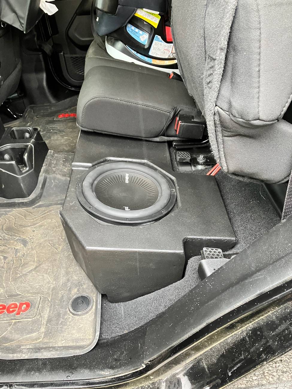 Jeep Gladiator Add amp and sub with premium audio IMG_8910