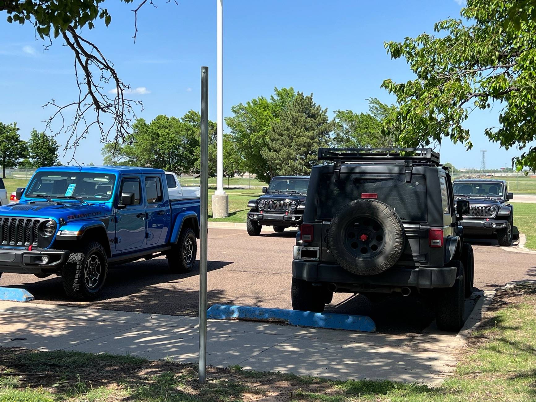 Jeep Gladiator Jeeps Parking Next To Jeeps IMG_2234
