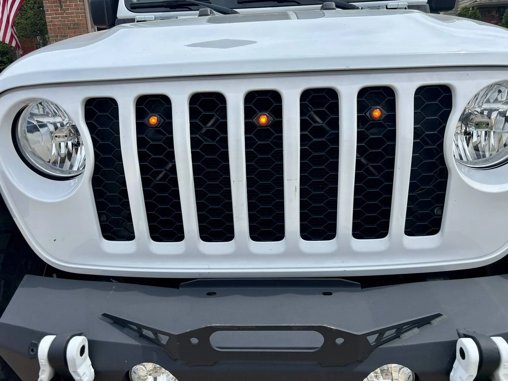 Jeep Gladiator Drivers side DRL issue Grill with lights