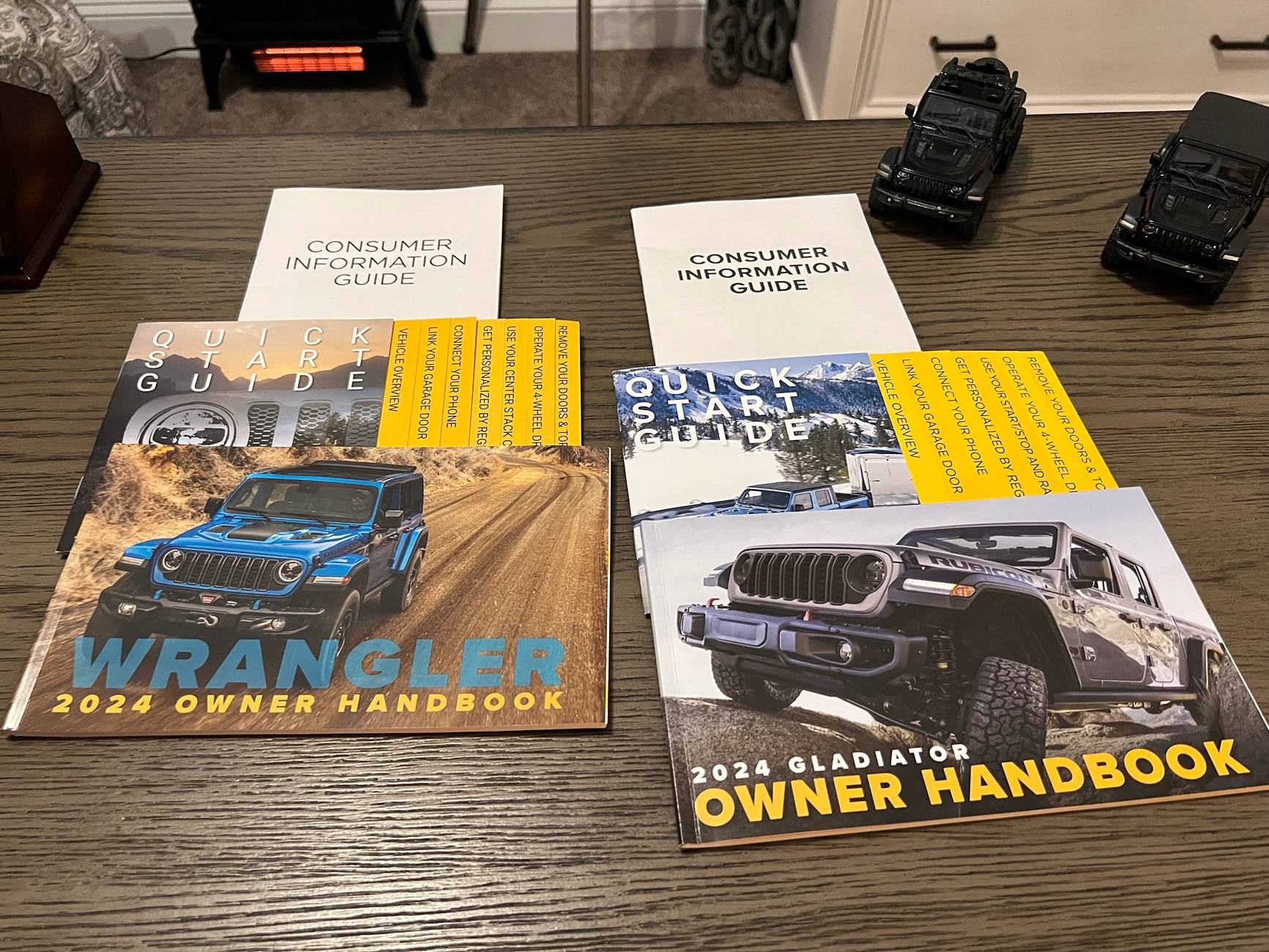 Jeep Gladiator 2025 gladiator manual / glovebox books IMG_2243