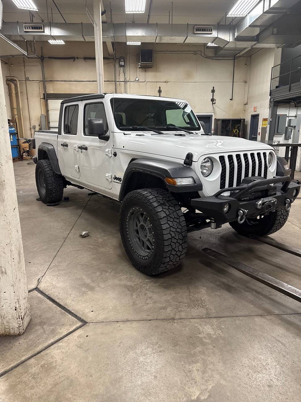 Jeep Gladiator Gladiators on Mopar 2" Lift Kit IMG_1571