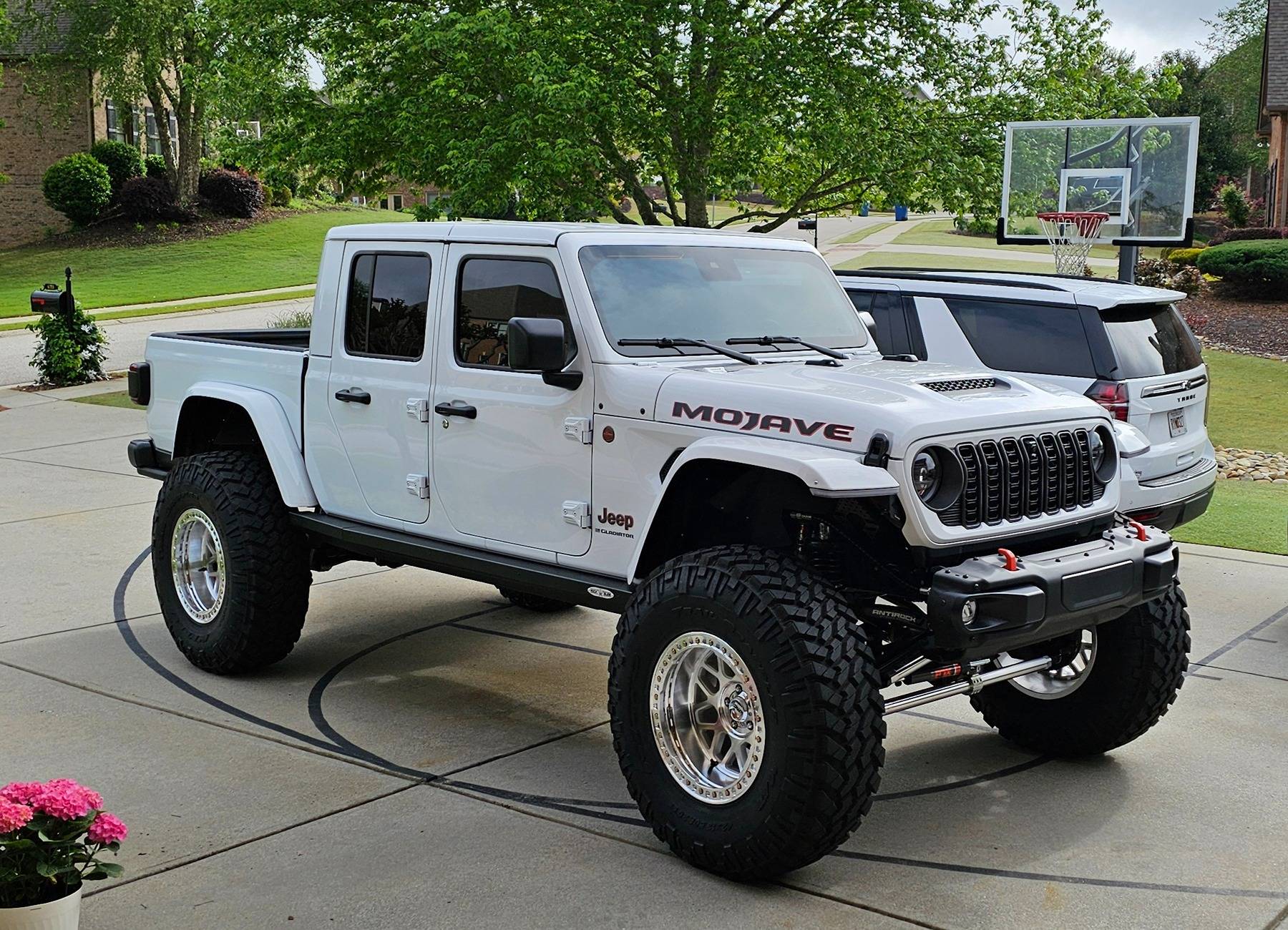 Jeep Gladiator 2025 Jeep Mojave build 42s 20250423_092705