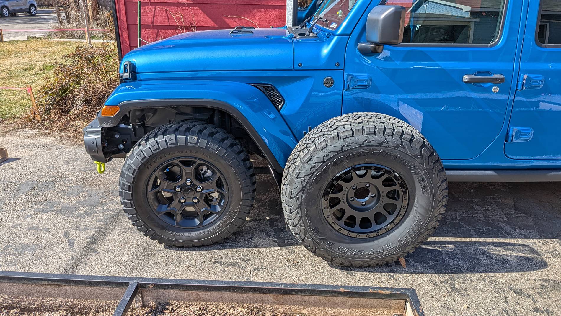 Jeep Gladiator STACHES' 2023 Willys EcoDiesel Build PXL_20250310_192452054.MP