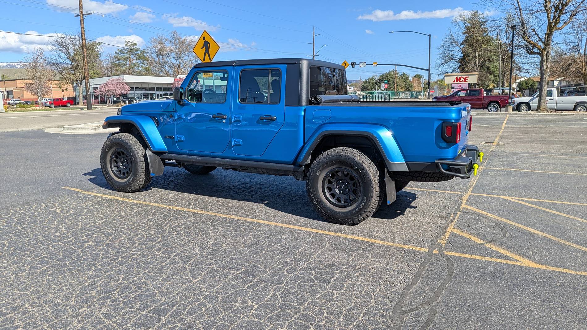 Jeep Gladiator STACHES' 2023 Willys EcoDiesel Build PXL_20250412_225907536.MP