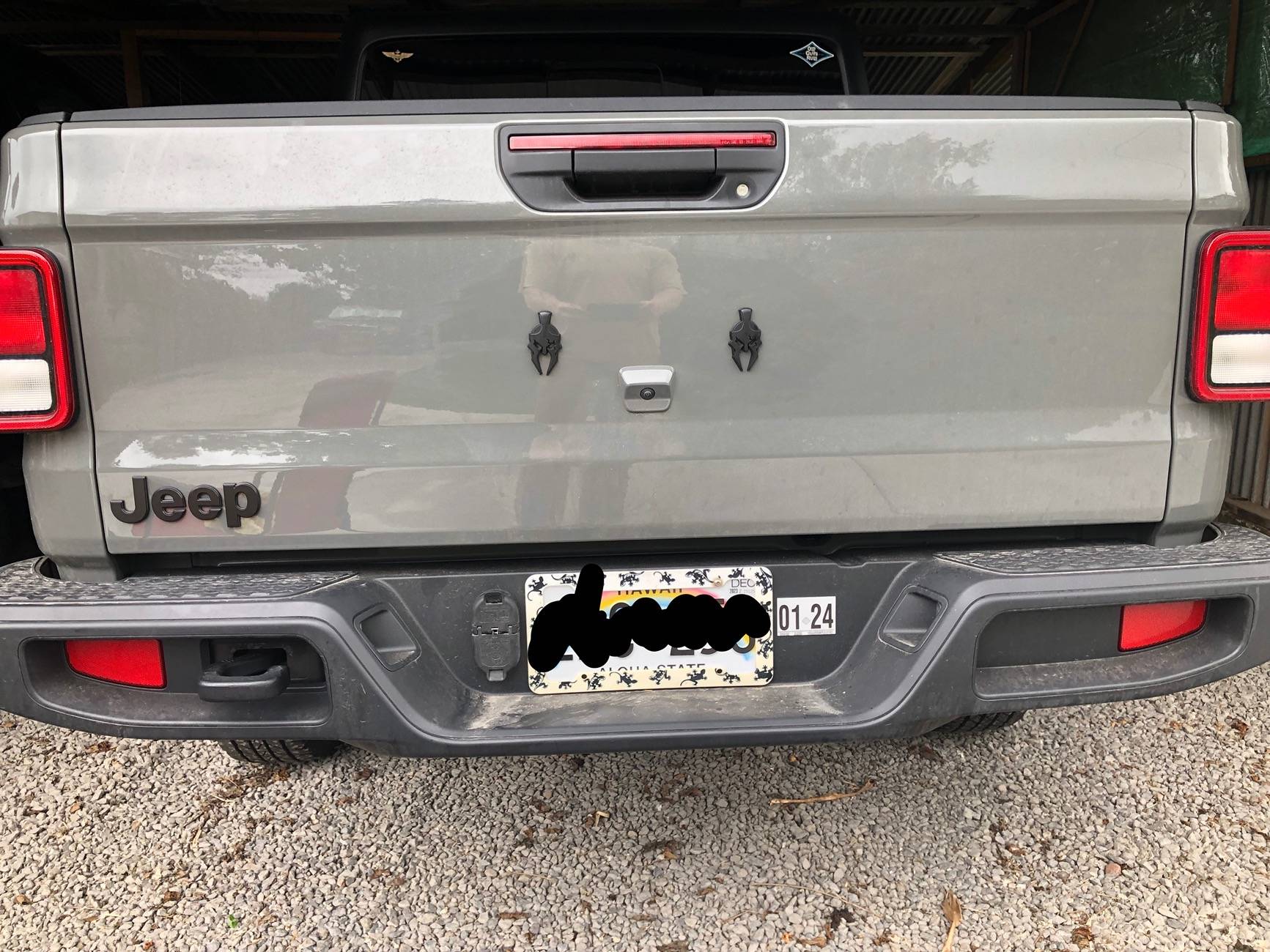 Jeep Gladiator Tailgate emblem delete ? Jeep Tailgate heads