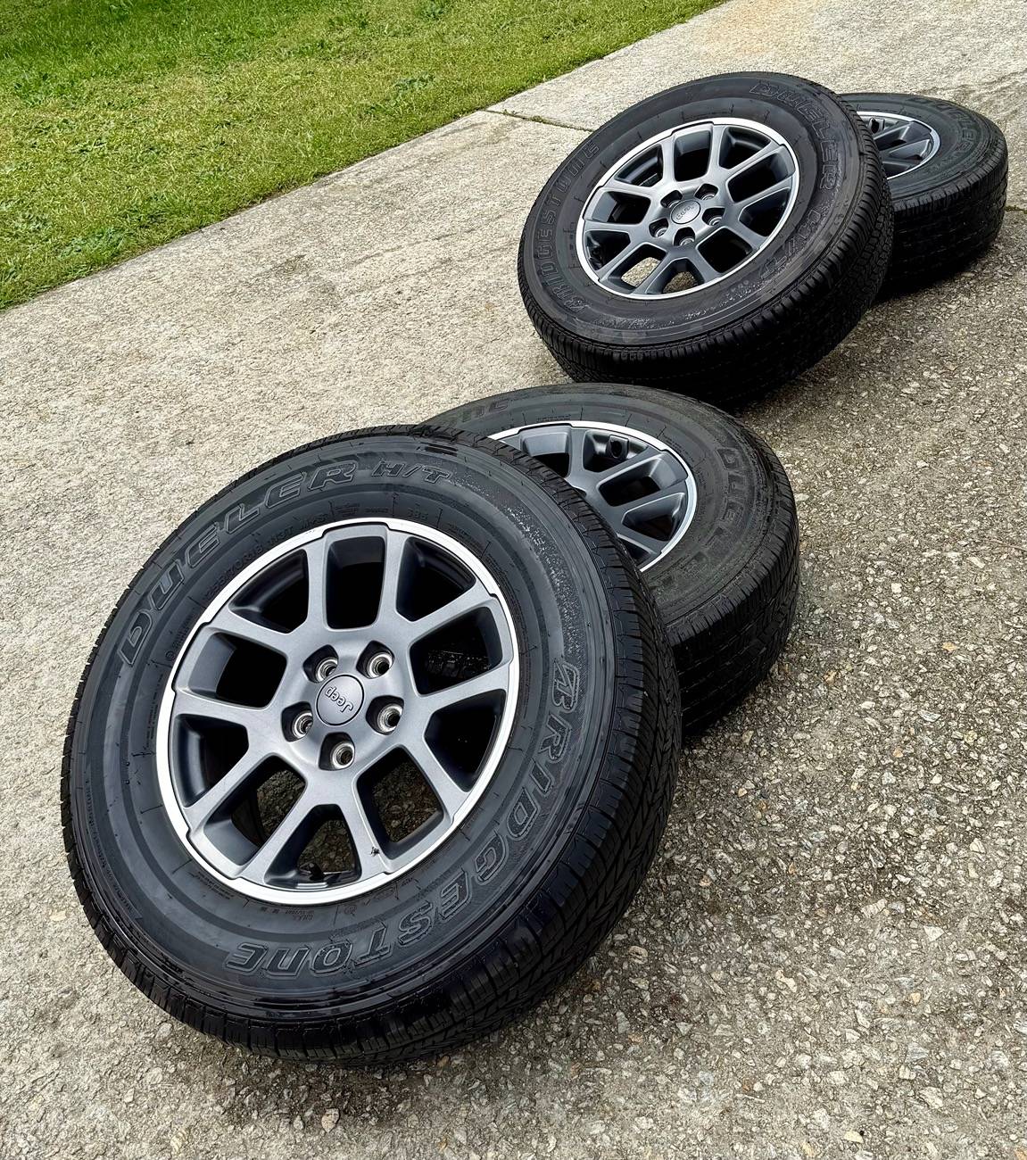 Jeep Gladiator 2020 Gladiator Overland 18" Wheel & Tire set takeoffs IMG_1204