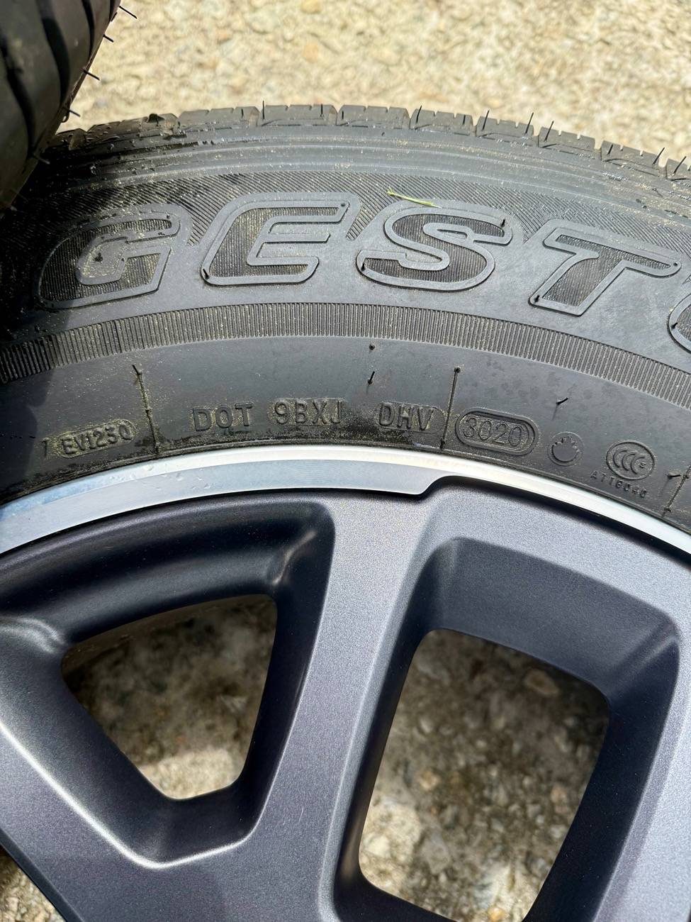 Jeep Gladiator 2020 Gladiator Overland 18" Wheel & Tire set takeoffs IMG_1210