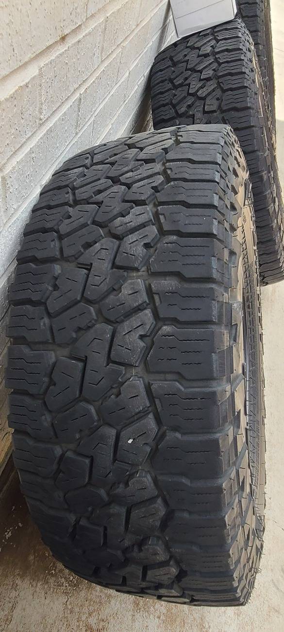 Jeep Gladiator Mojave Wheels and Tires 285/70/R17 20250429_155359
