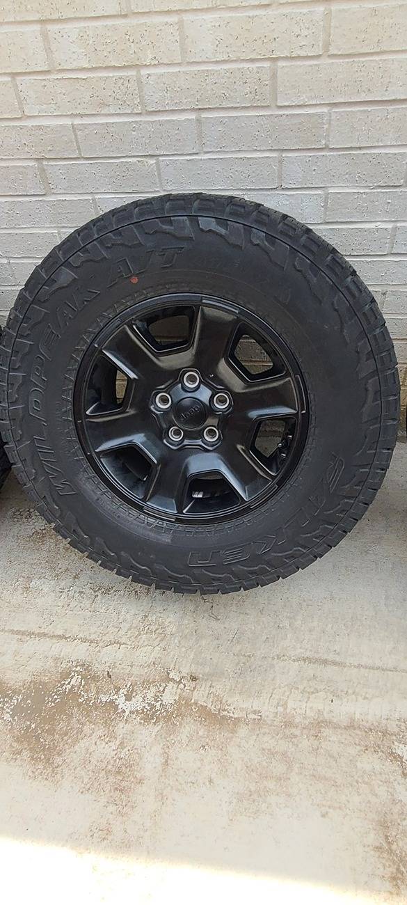 Jeep Gladiator Mojave Wheels and Tires 285/70/R17 20250429_155336