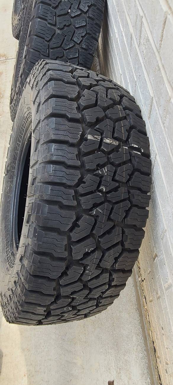 Jeep Gladiator Mojave Wheels and Tires 285/70/R17 20250429_155328