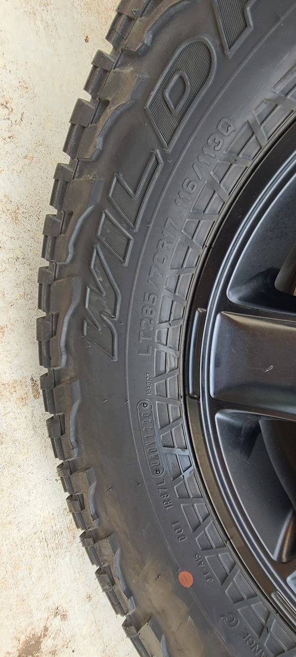 Jeep Gladiator Mojave Wheels and Tires 285/70/R17 20250429_155411