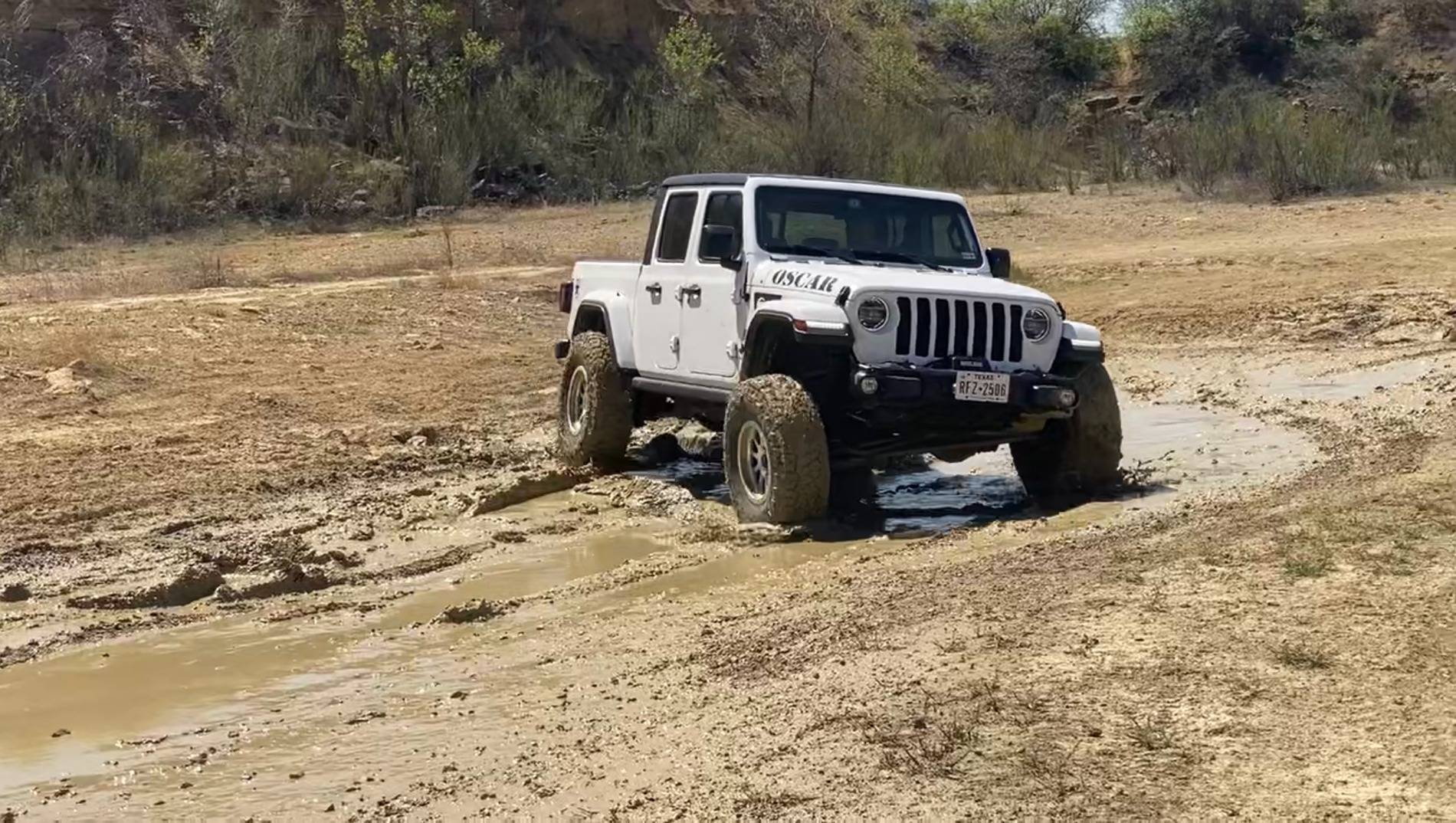 Jeep Gladiator 37" x 12.5" Toyo Open Country R/T Trail tires - hydroplaning? jeep mud flex