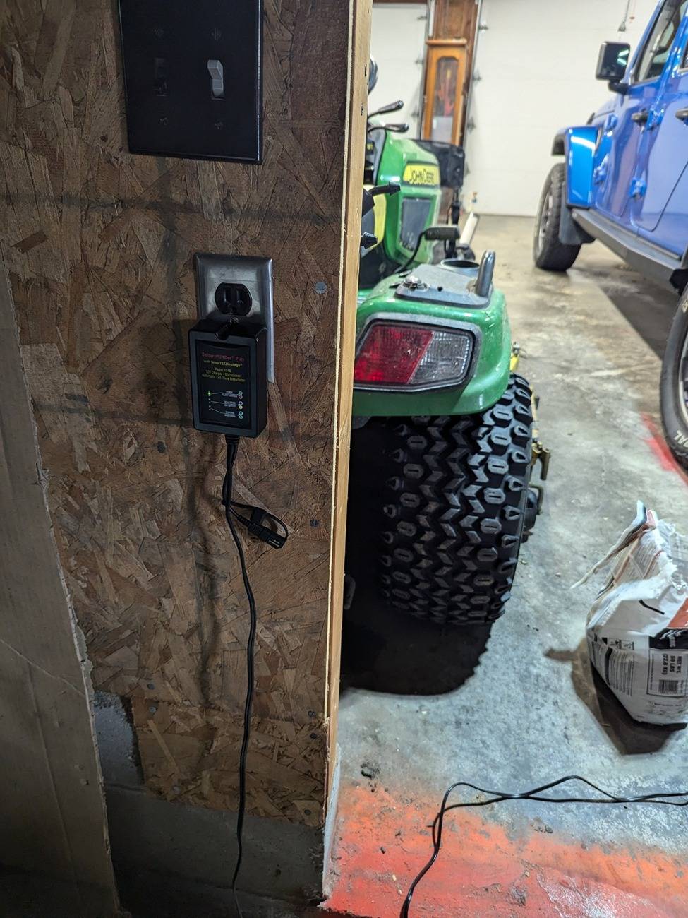 Jeep Gladiator Crazy Idea to Trickle Charge? (Apartment Life) PXL_20240620_163129386