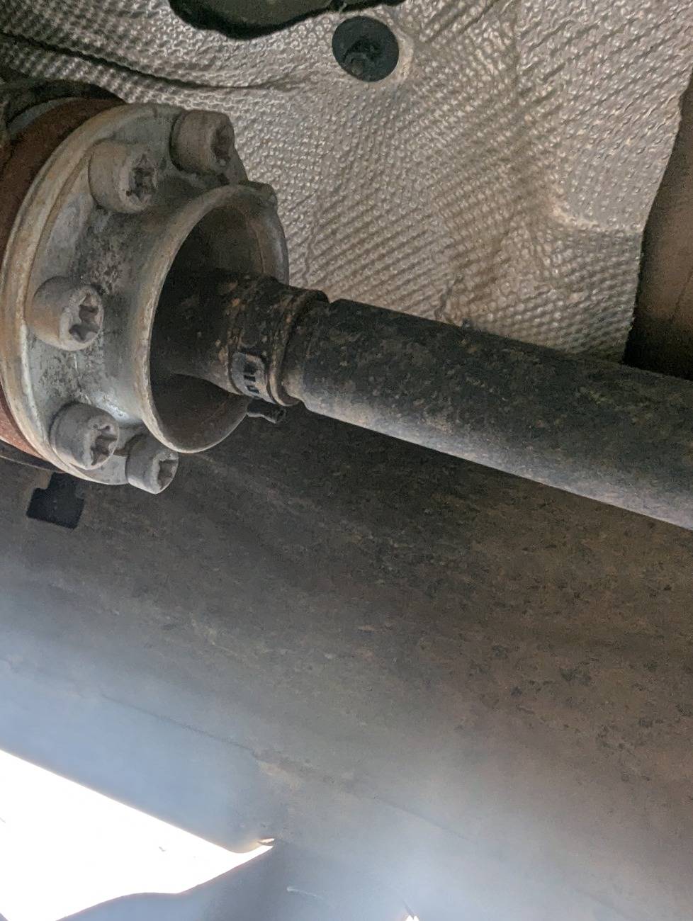 Jeep Gladiator Carrier bearing spacer for rear driveshaft DS angle 1
