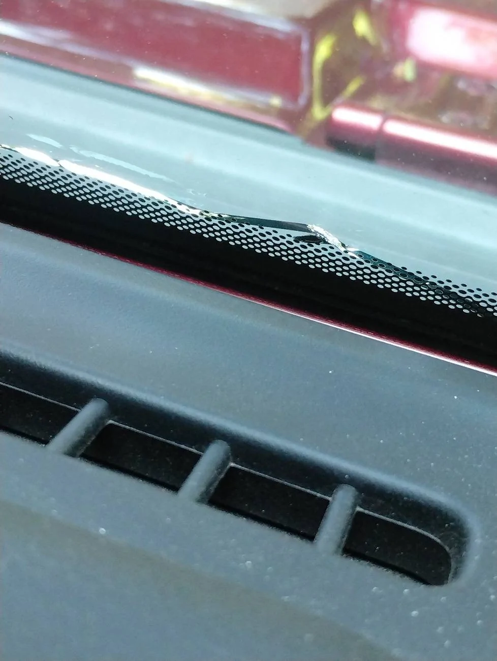 Jeep Gladiator Trying to replace my Gorilla Glass on my 20204 Gladiator using Safelite. They are saying it is on back order for 2 months now 1000005349