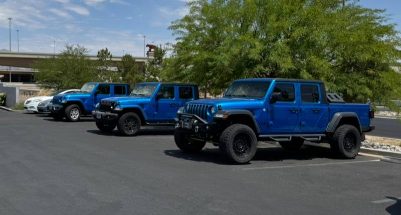 Jeep Gladiator Jeeps Parking Next To Jeeps IMG_6367