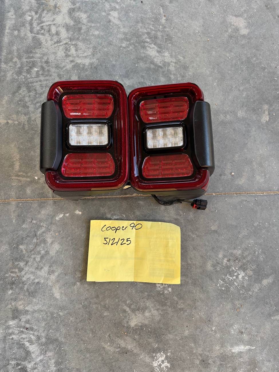 Jeep Gladiator Factory led taillights IMG_2384