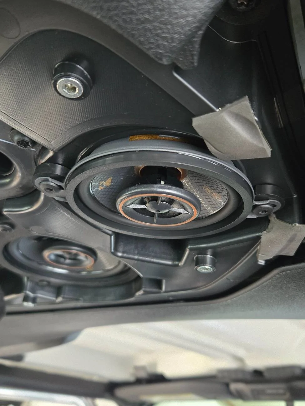 Jeep Gladiator Driver's side knee panel speaker removal...WTF??? 20250502_125320