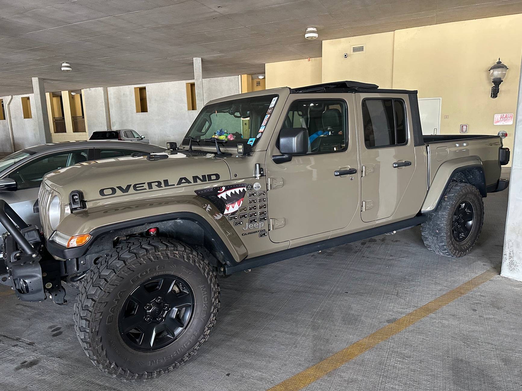 Jeep Gladiator Rugged Ridge Soft Top IMG_3228