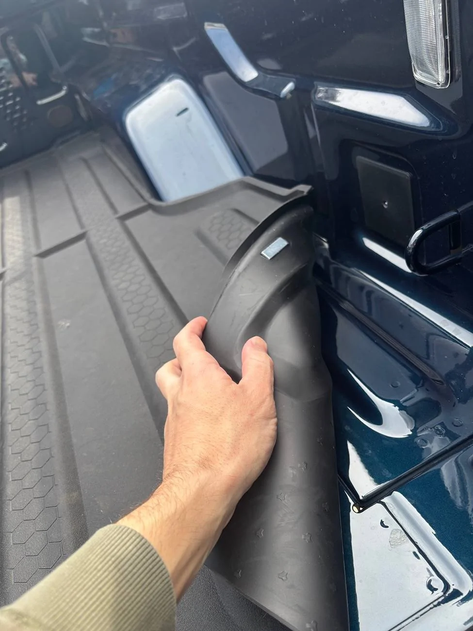 Jeep Gladiator 3W Bed Mat installed photos & review IMG_1540
