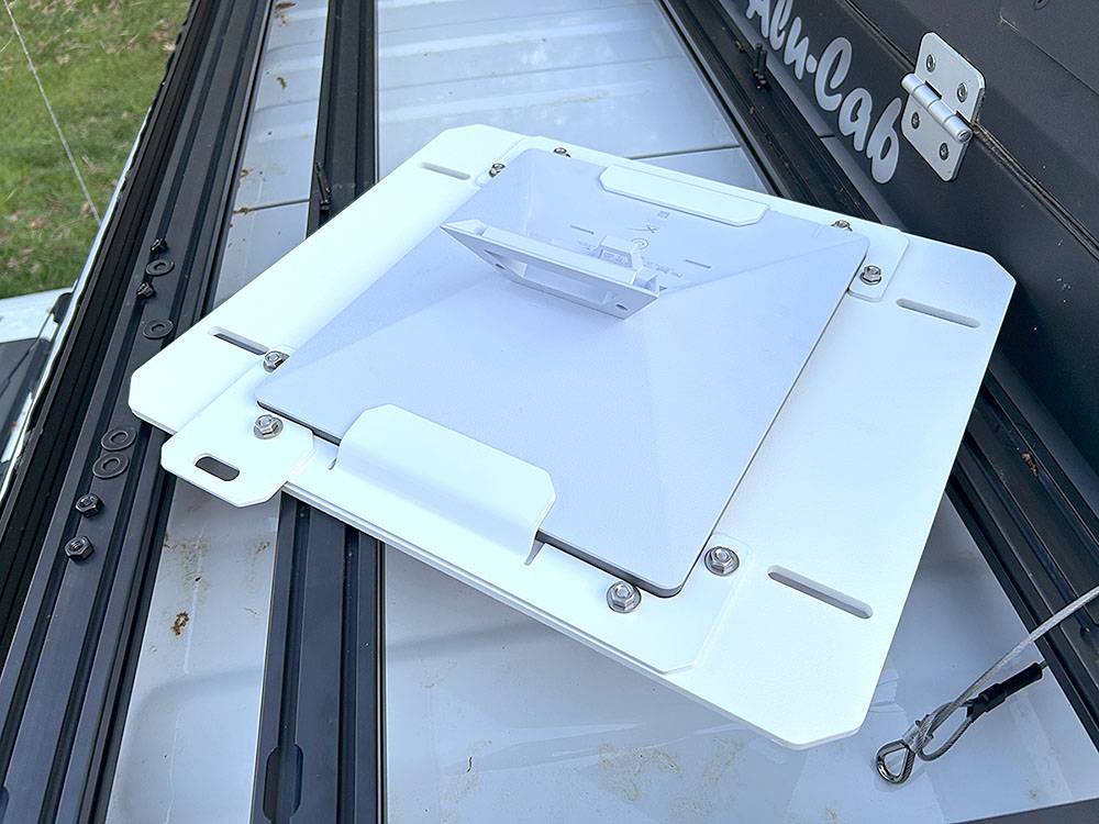 Jeep Gladiator Alu-Cab Canopy Camper Roll Call STARLINK-MINI-V2-02