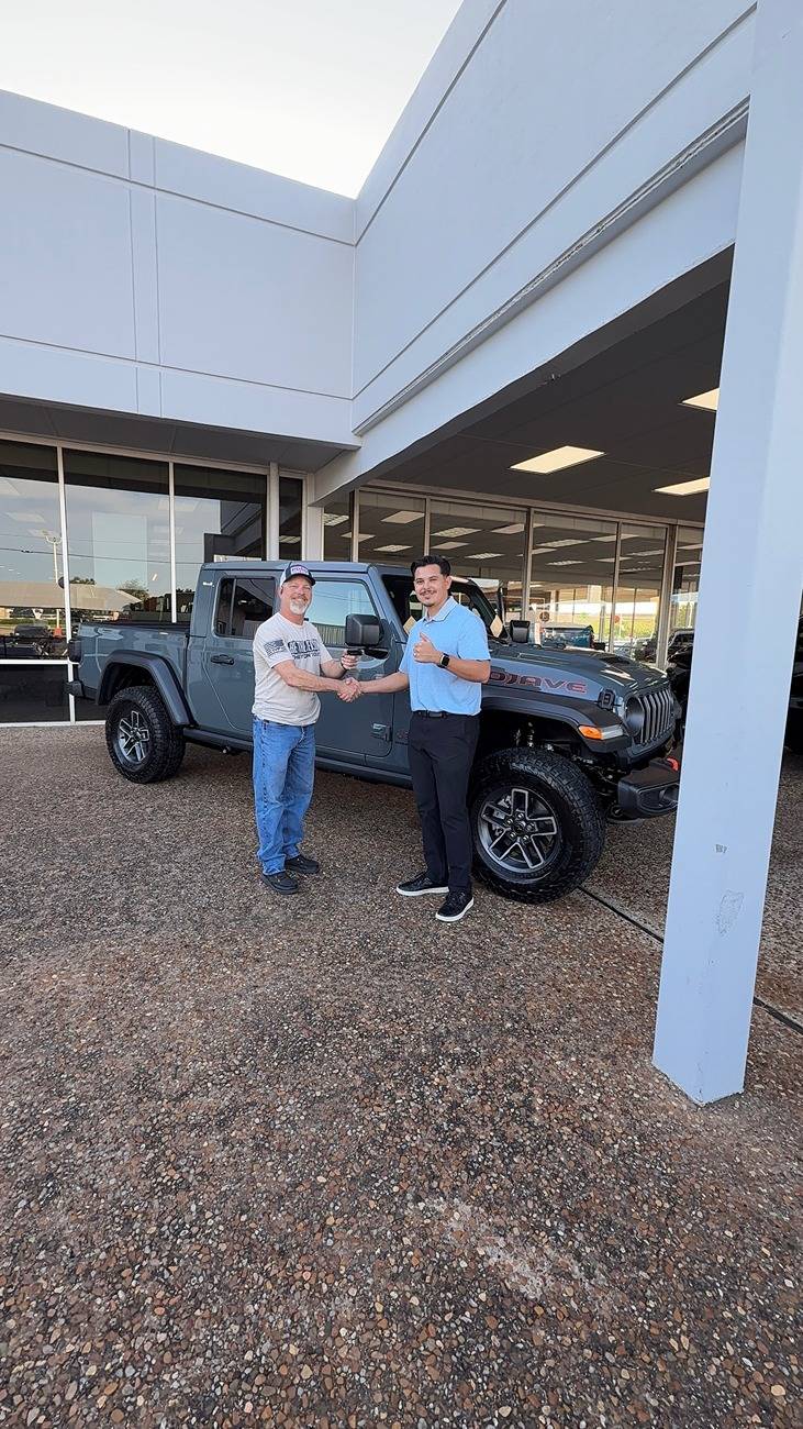 Jeep Gladiator Picked up a 2025 Mojave-Anvil 1000009342