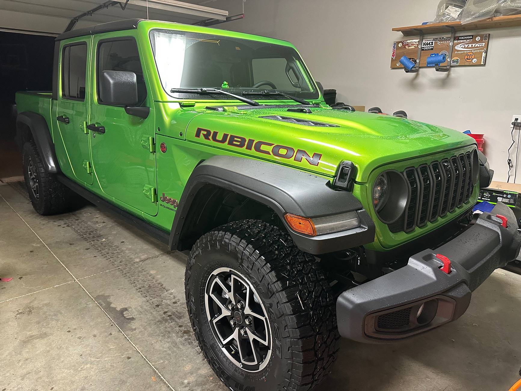Jeep Gladiator 2025 Mojito Rubicon. Gladiator to car back to gladiator IMG_4111