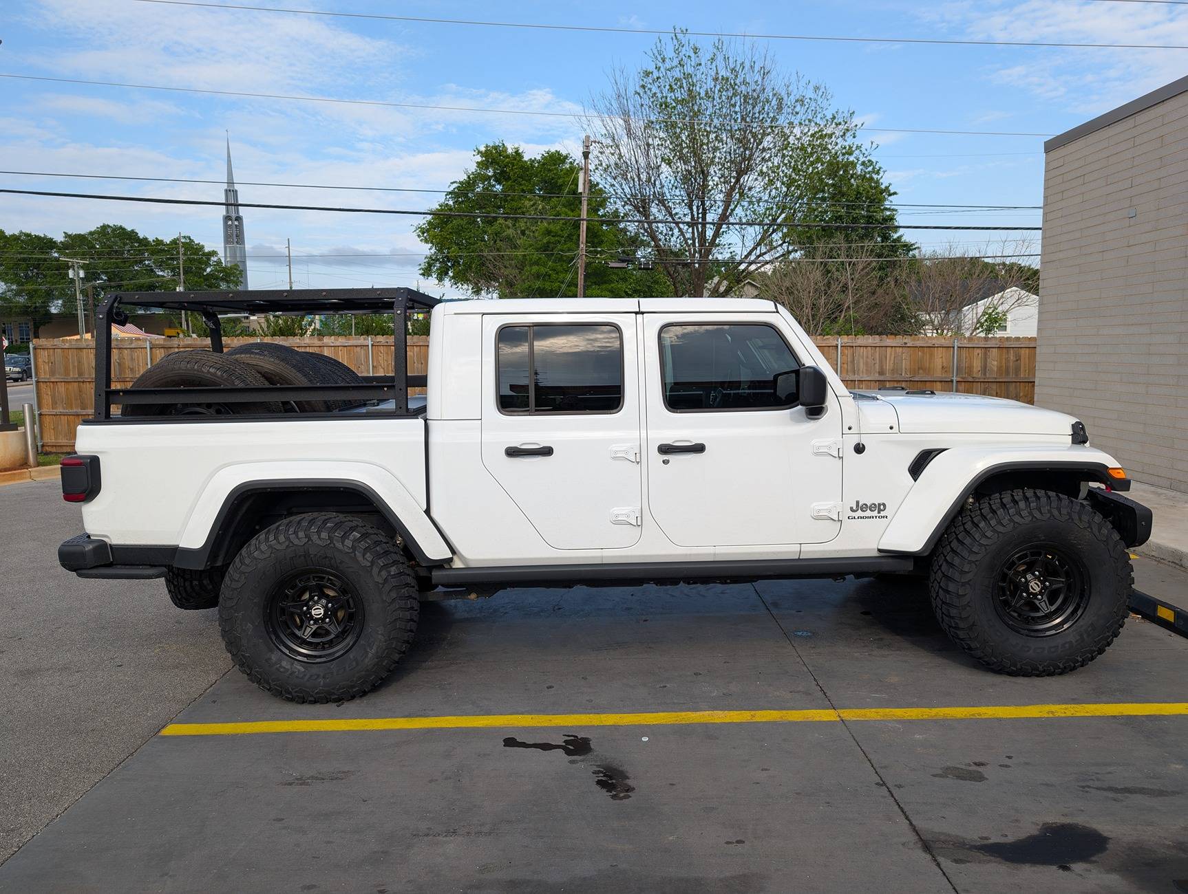 Jeep Gladiator Lift Size to accommodate 37" Tire on Willys Gladiator 1000004193