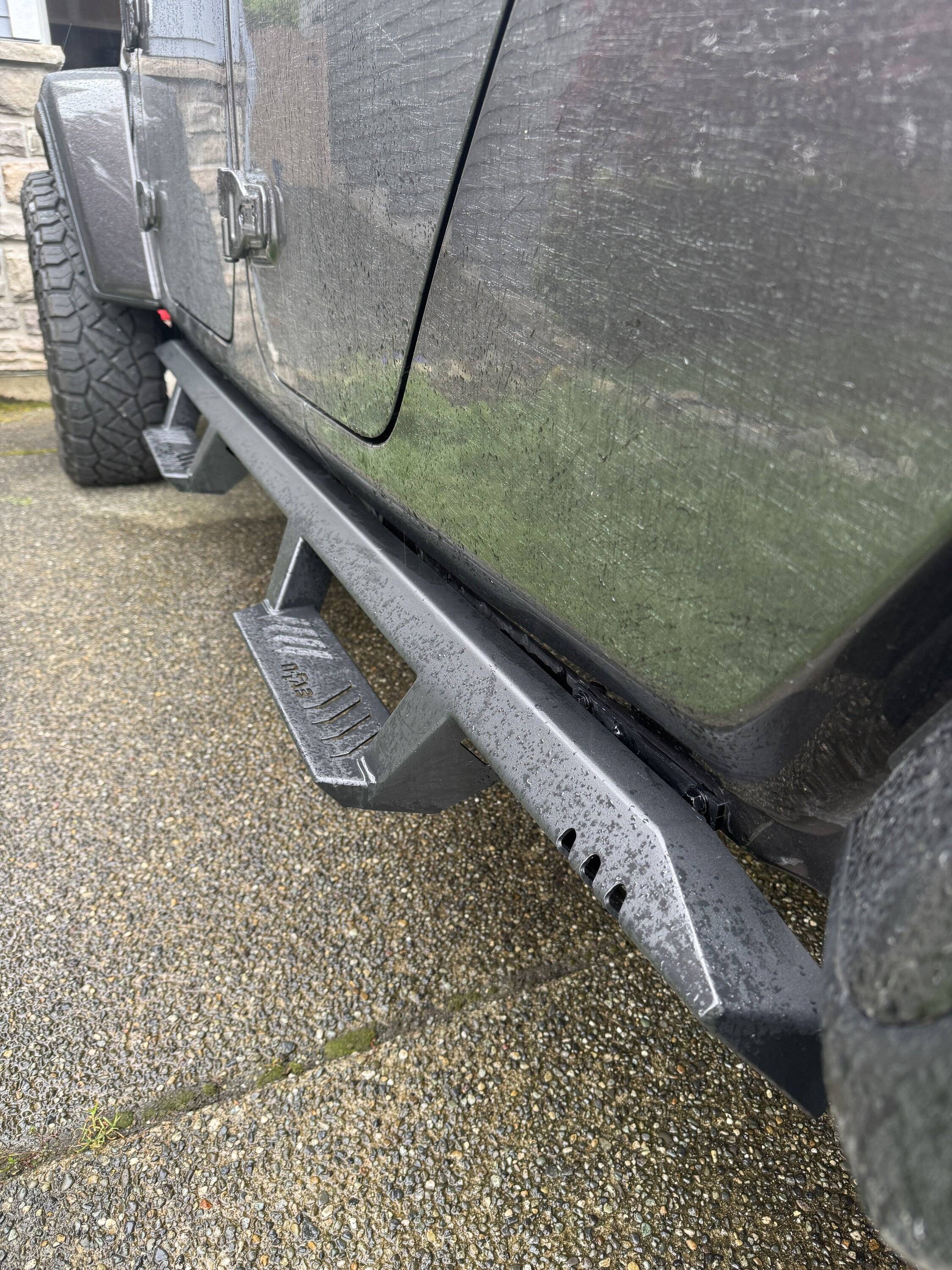 Jeep Gladiator N-Fab EpYx side steps running boards (like new, 2 months old) IMG_7895.JPG