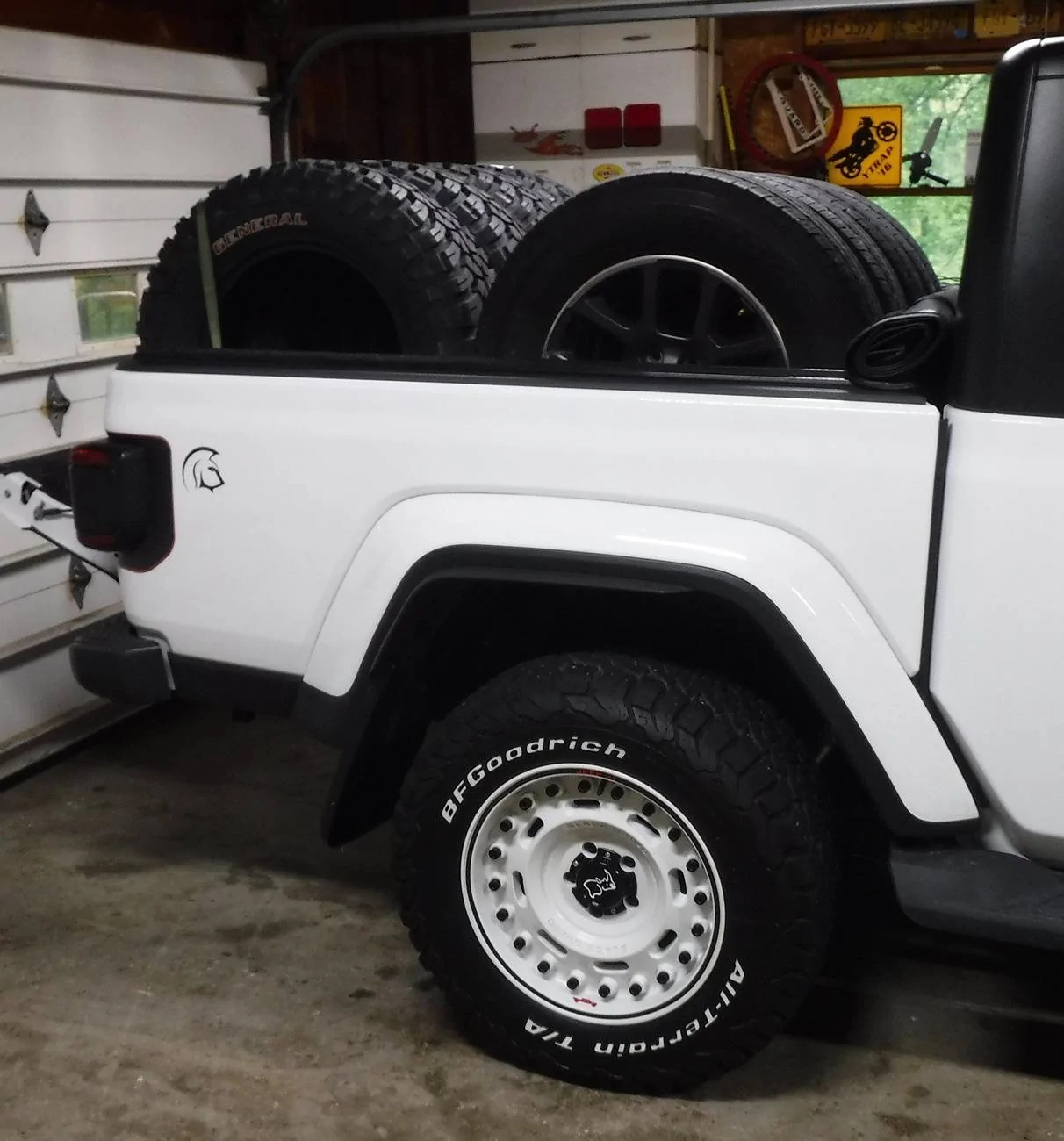 Jeep Gladiator Playin' it safe? General Tire Grabber X3 All-Terrain Radial Tire, are they directional? DSCF5323