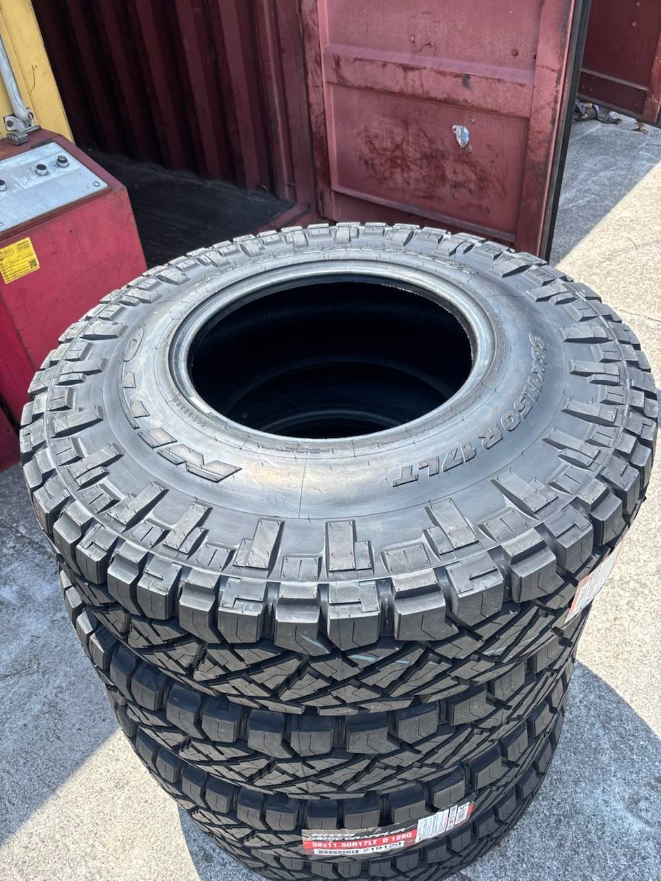 Jeep Gladiator 38x11.50R17 Nitto Ridge Grappler 768325083