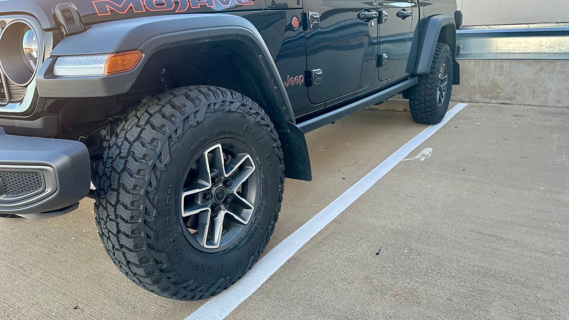 Jeep Gladiator Mickey Thompson Baja Boss AT 255/85/17 (35" Pizza Cutters). IMG_3986