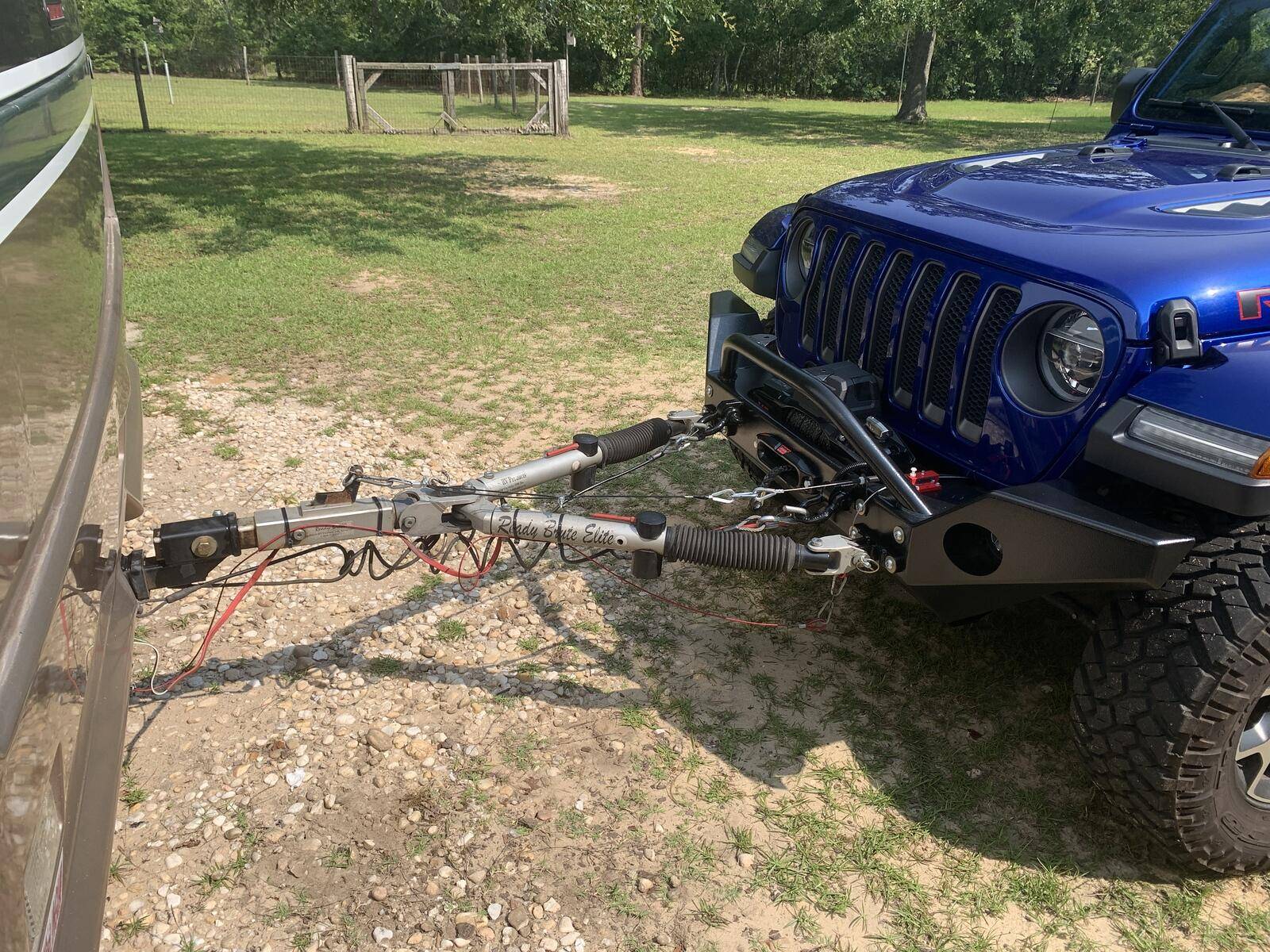 Jeep Gladiator Flat towing with Ready Brute Elite - brake light question. 1746669478691-c2