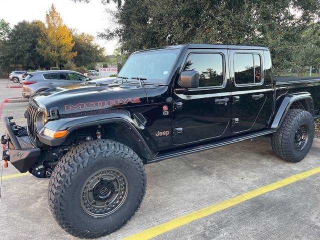 Jeep Gladiator BLACK Gladiator JT Club 37