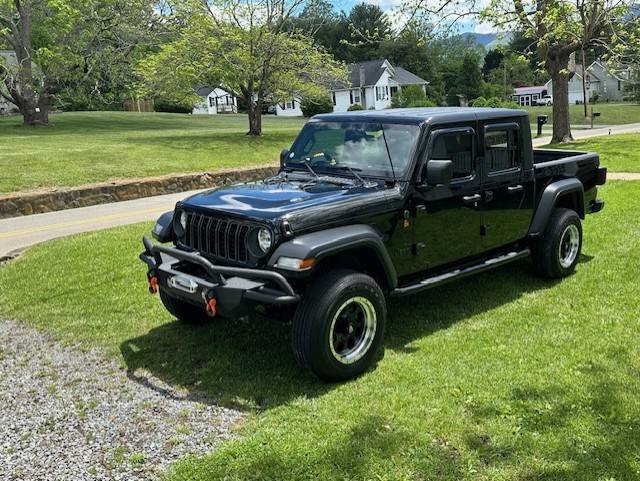 Jeep Gladiator BLACK Gladiator JT Club May Gladiator front