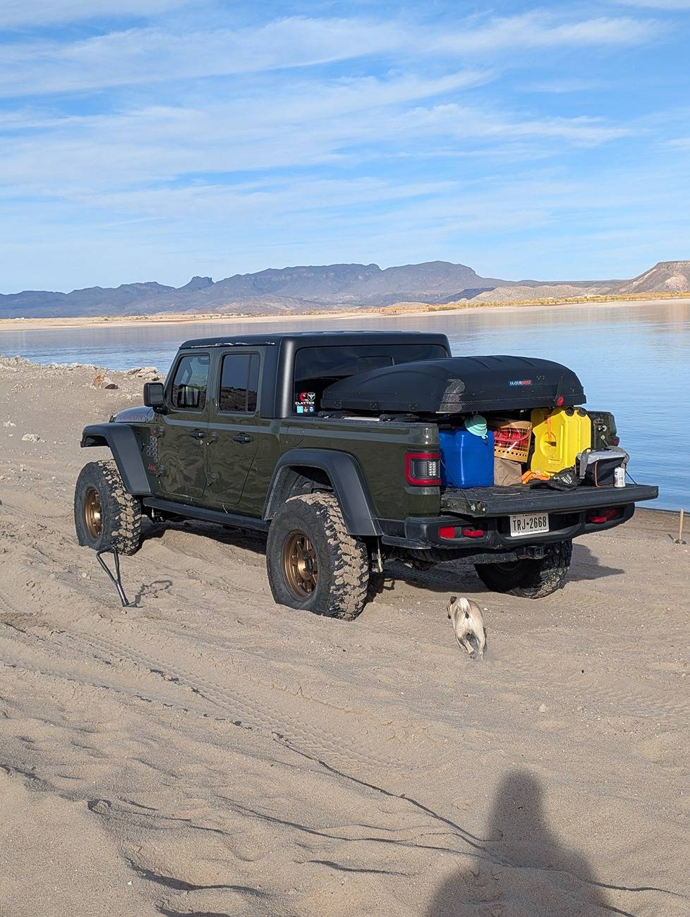 Jeep Gladiator Clayton Overland Plus vs Metalcloak Gamechanger - with towing PXL_20241111_221836562