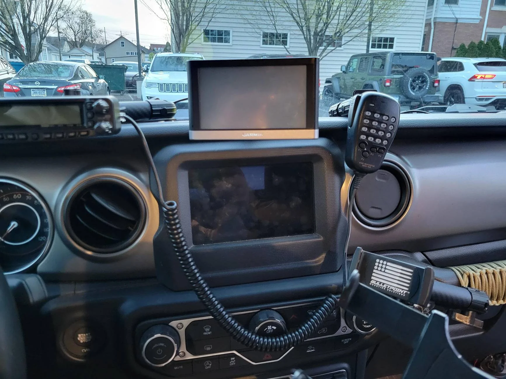 Jeep Gladiator Bulletpoint phone mount - driver vs passenger side 20230411_194050