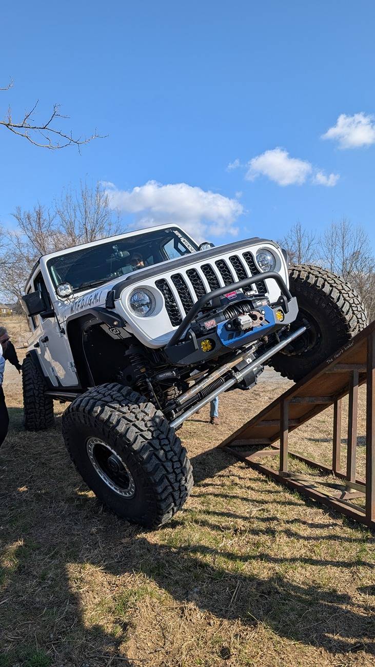Jeep Gladiator Planning my bobbed JT build - Advice Needed! PXL_20250308_151049340.MP