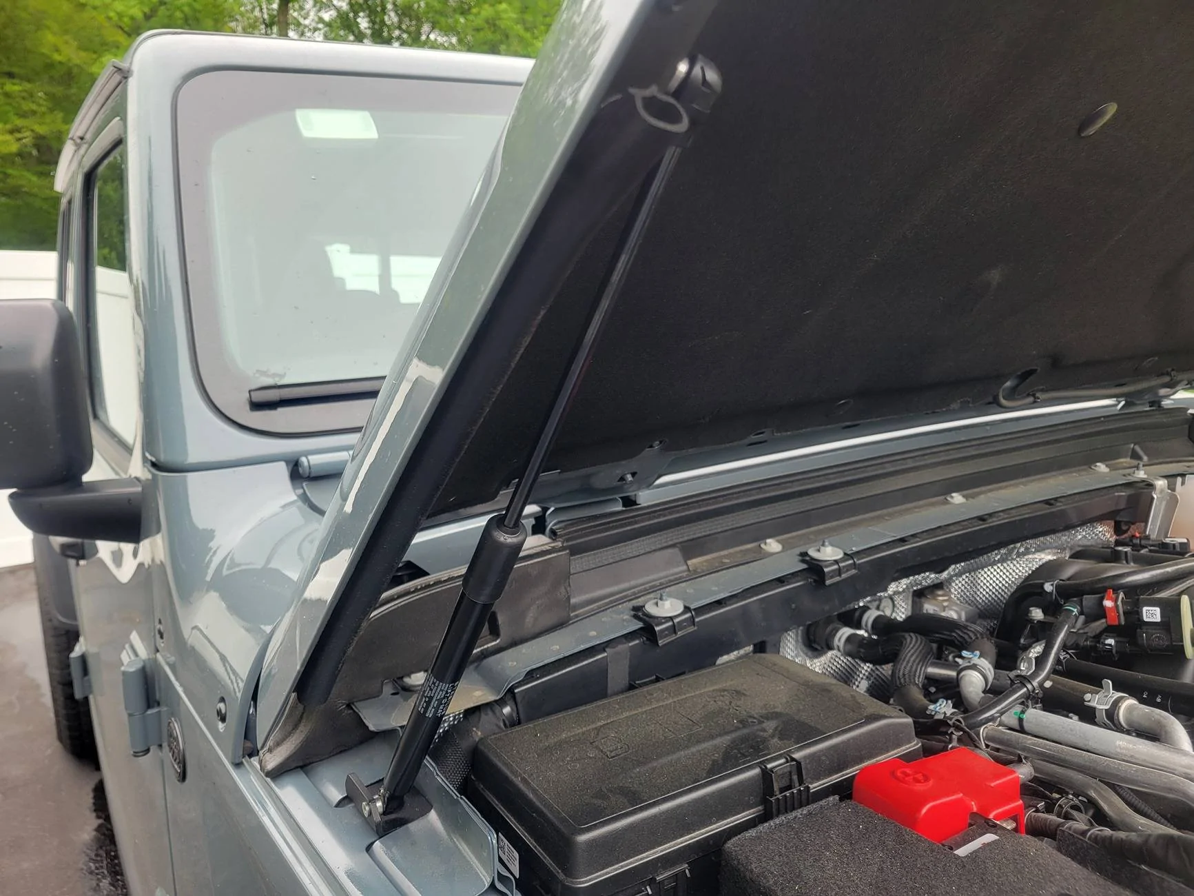 Jeep Gladiator 2025 Base Sport Anvil 20250509_141422