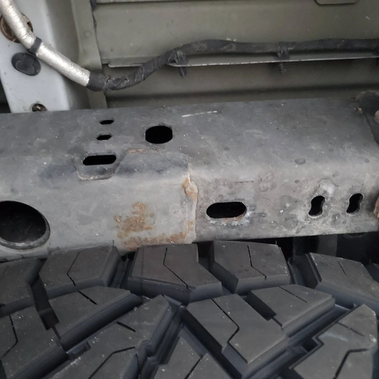 Jeep Gladiator 37” spare tire - list of tires that fit under the bed 20250510_191838