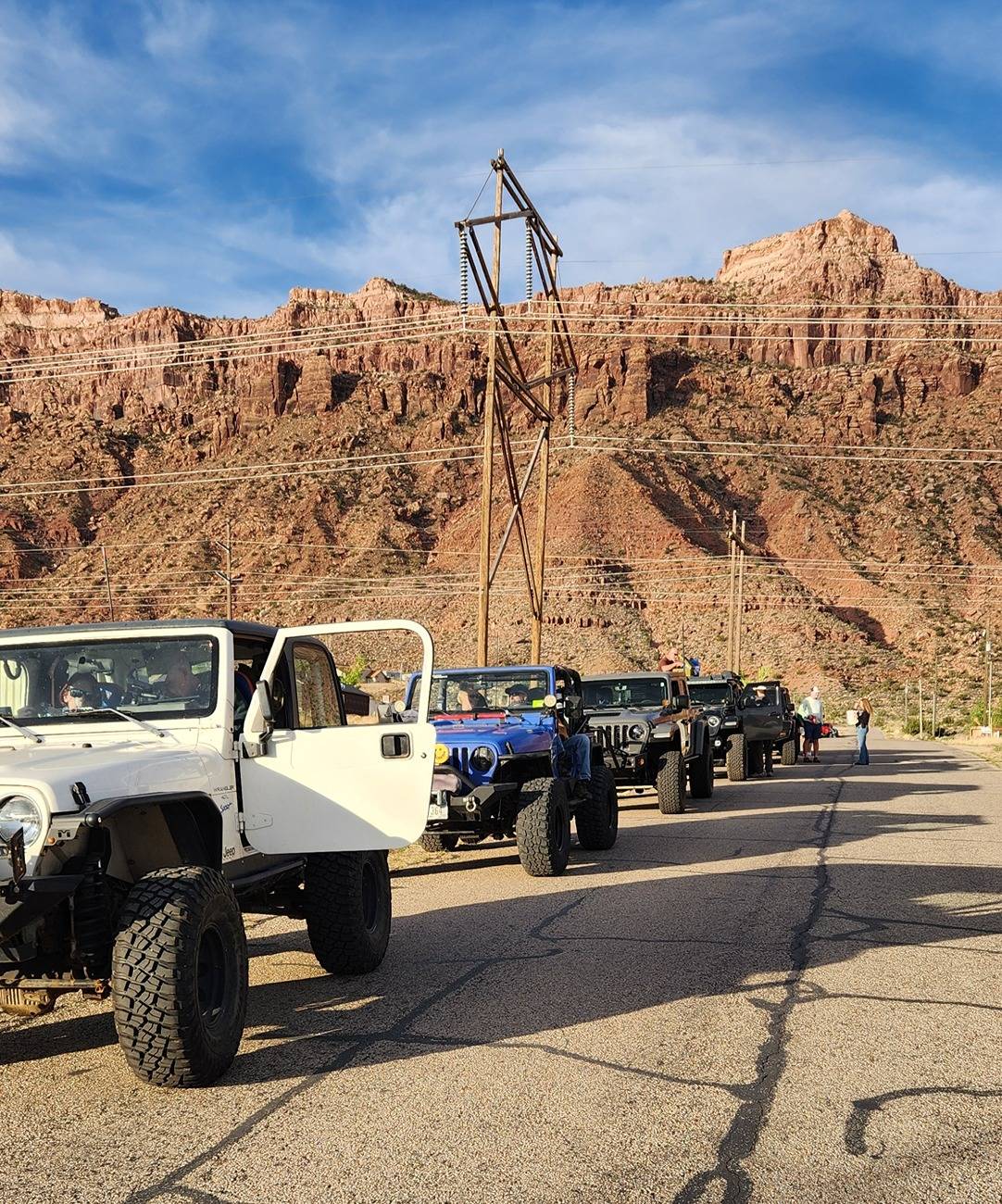 Jeep Gladiator Easter Jeep Safari 2025 Day #1 Hotel Rock 20250412_074849