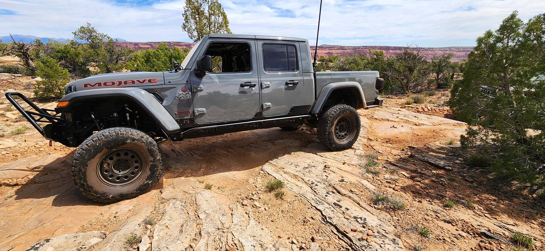 Jeep Gladiator Easter Jeep Safari 2025 Day #1 Hotel Rock 20250412_120846