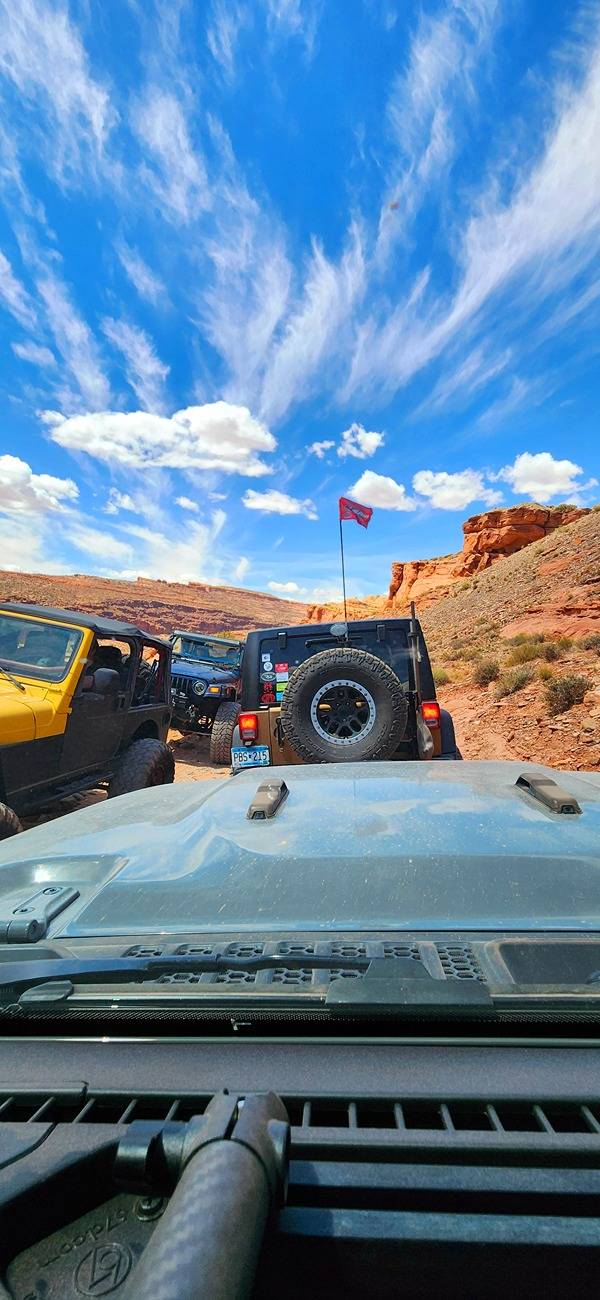 Jeep Gladiator Jeeps Parking Next To Jeeps 20250416_131946