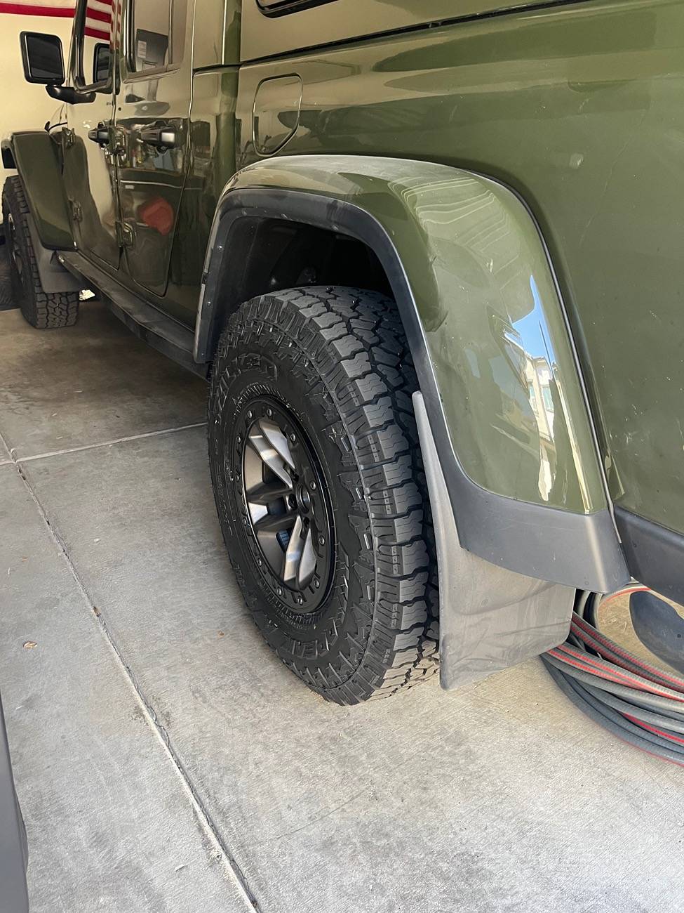 Jeep Gladiator RSE steps + mudflaps = what are you running IMG_1028